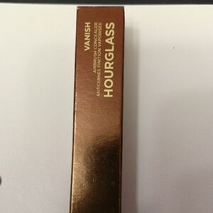 Hourglass Vanish Concealer in Metallic Brown